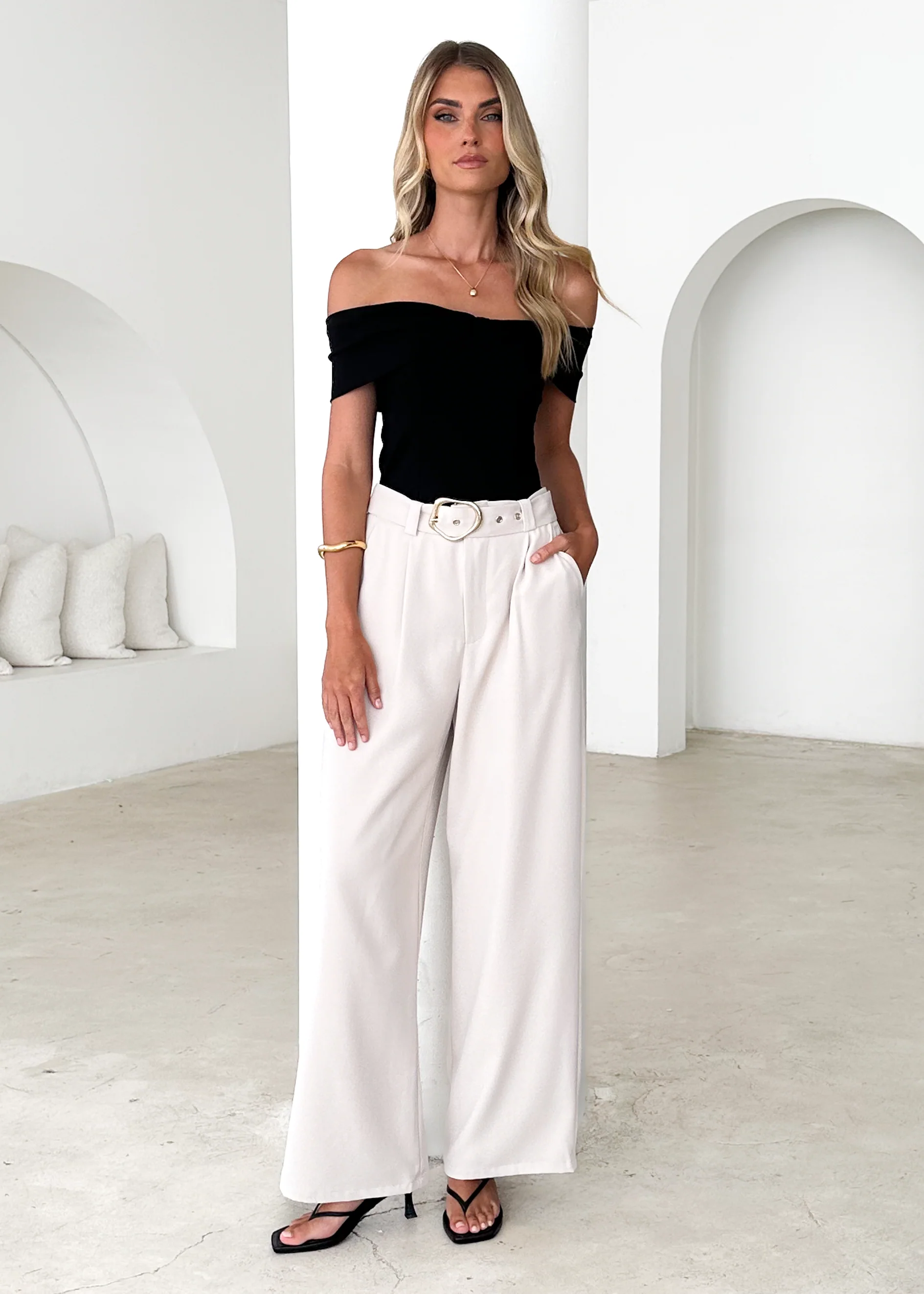 Indikah Off Shoulder Top - Black - Honorern