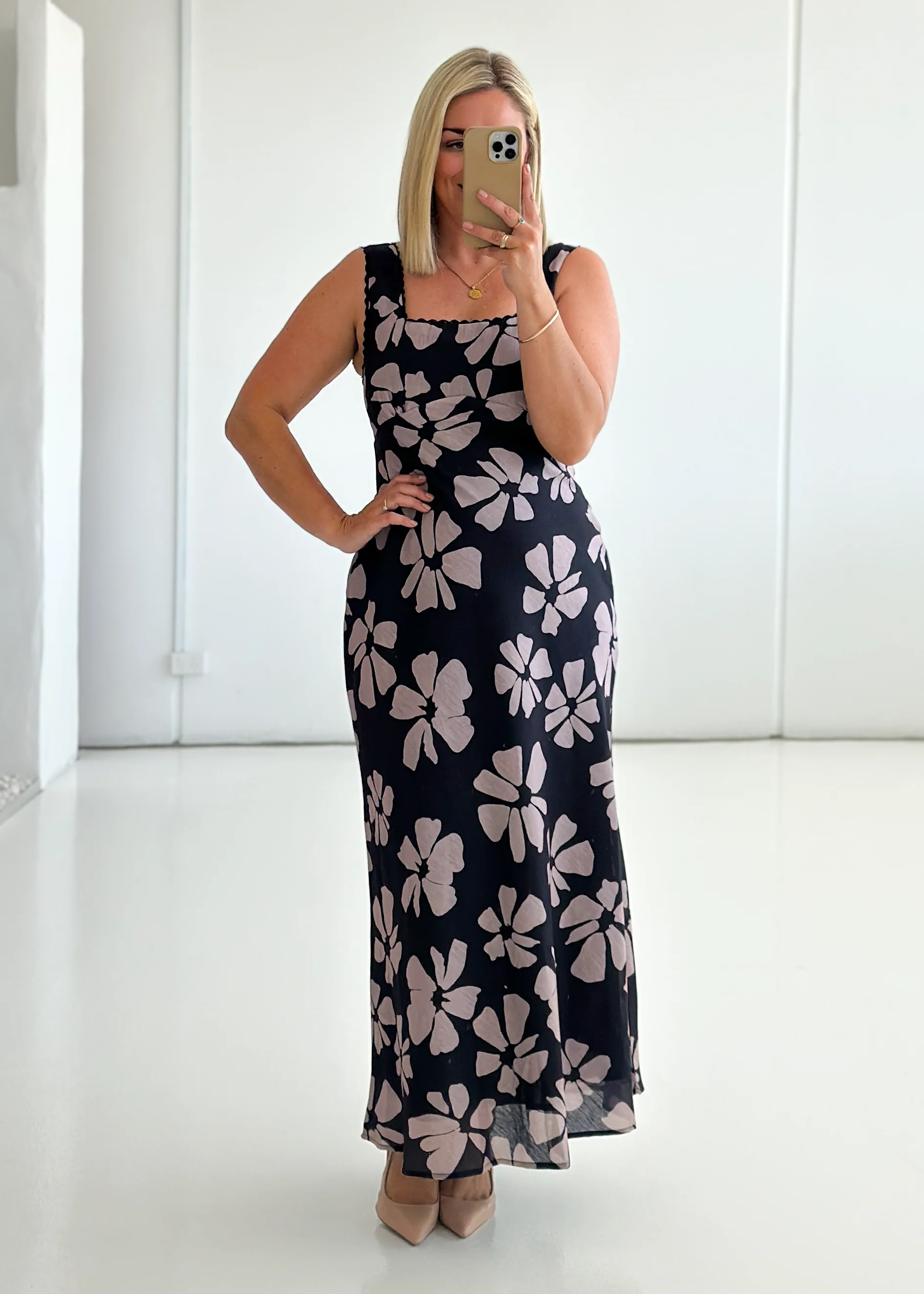 Lovestone Maxi Dress - Black Floral - Honorern