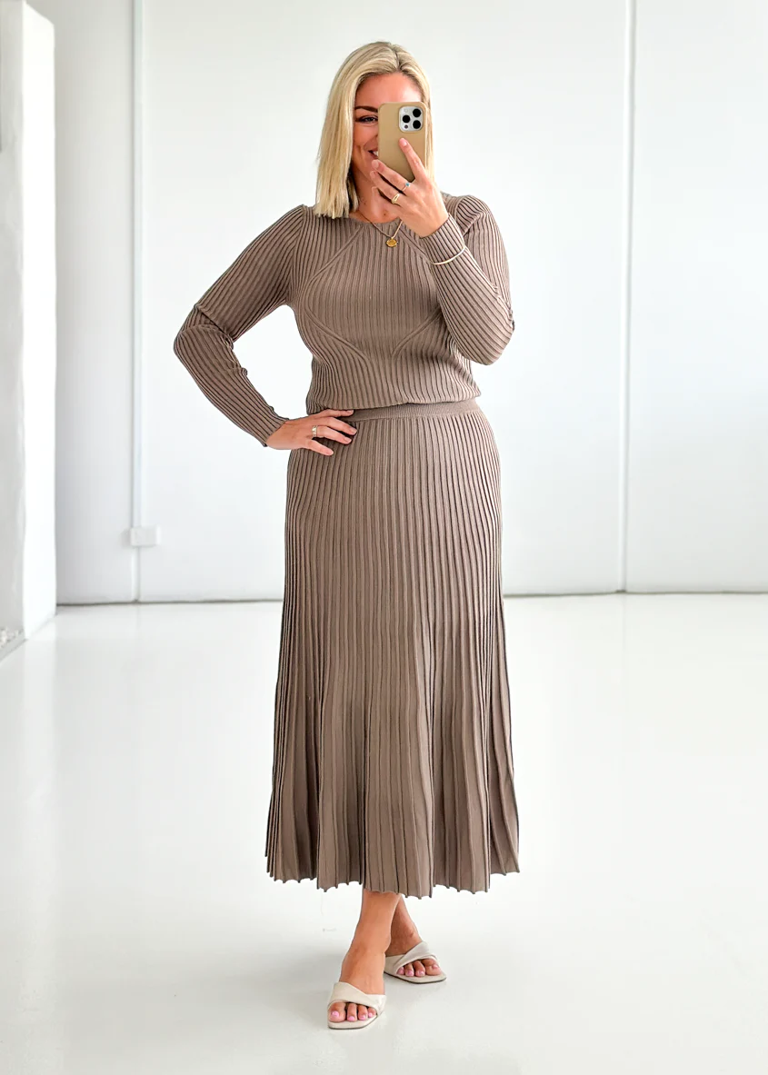 Skylee Knit Maxi Skirt - Mocha - Honorern