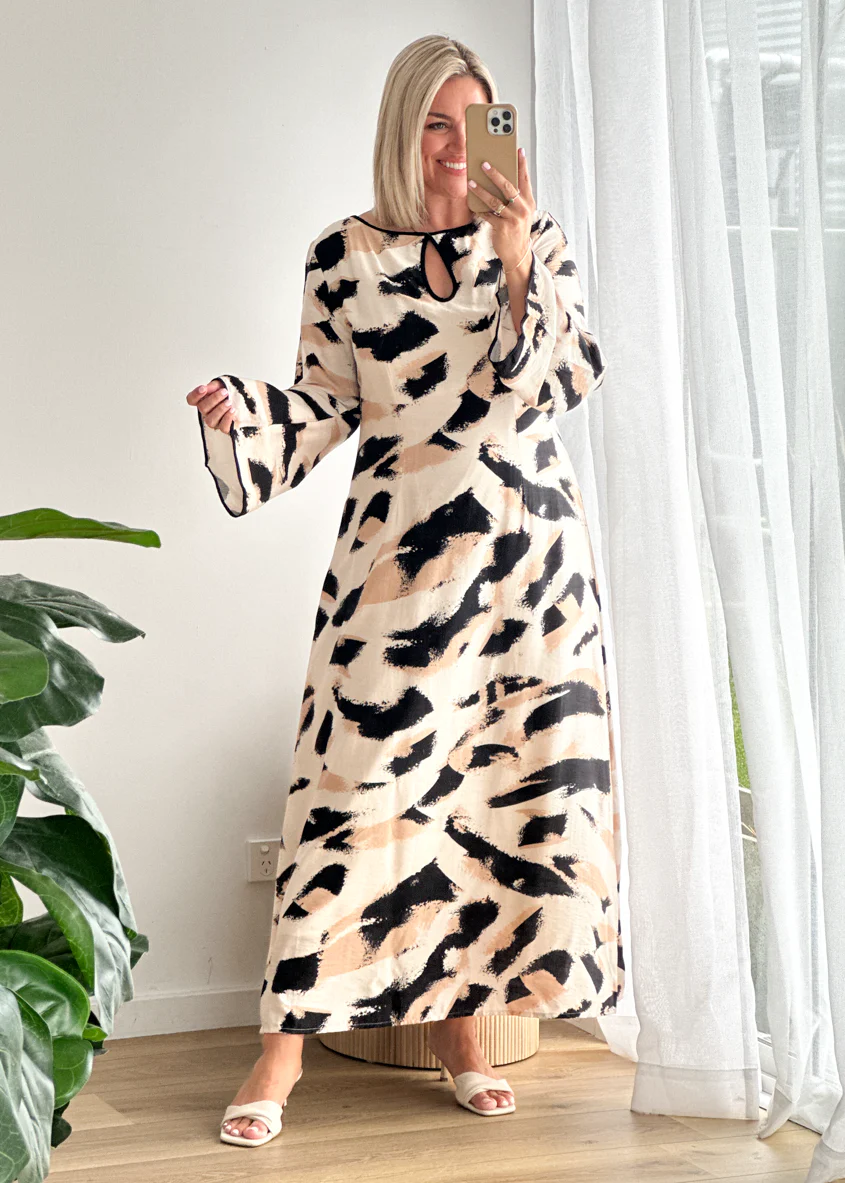 Krombae Maxi Dress - Beige Abstract - Honorern