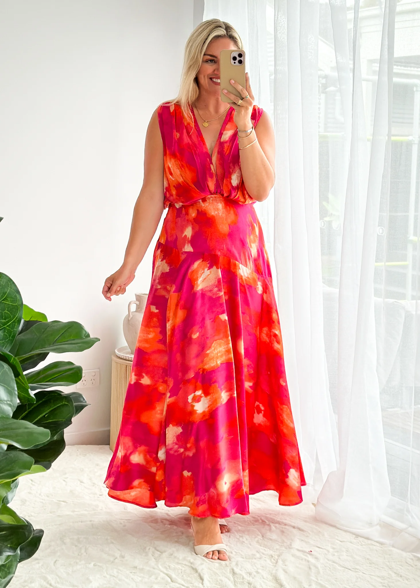 Divinity Maxi Dress - Magenta Splash - Honorern