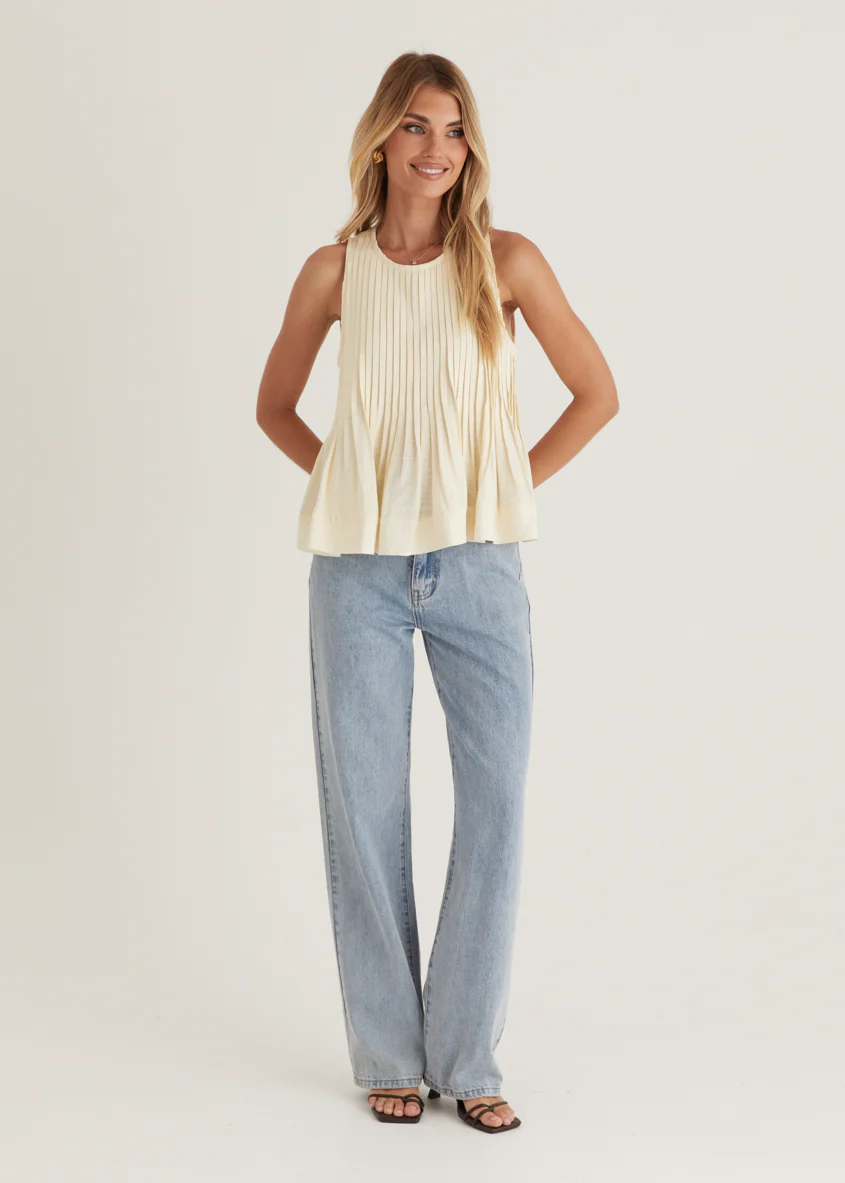 Norvina Pleated Top - Cream - Honorern